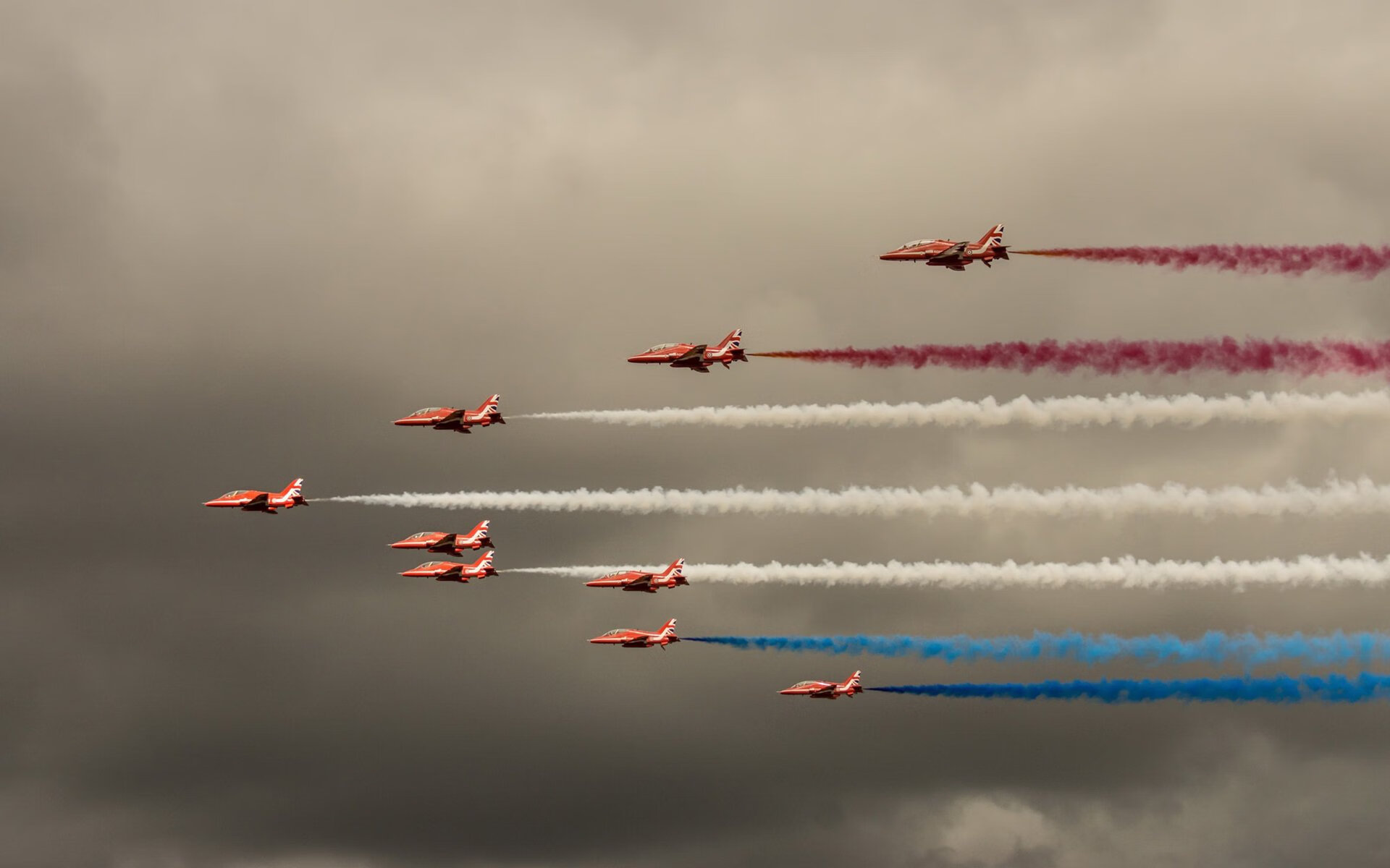 九游娱乐-中小学体育课程内容丰富多样，中小学体育课的重要性